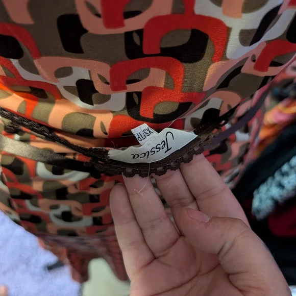 *Sold*Geometric Print Set with Ring Detail - Picture 9 of 9